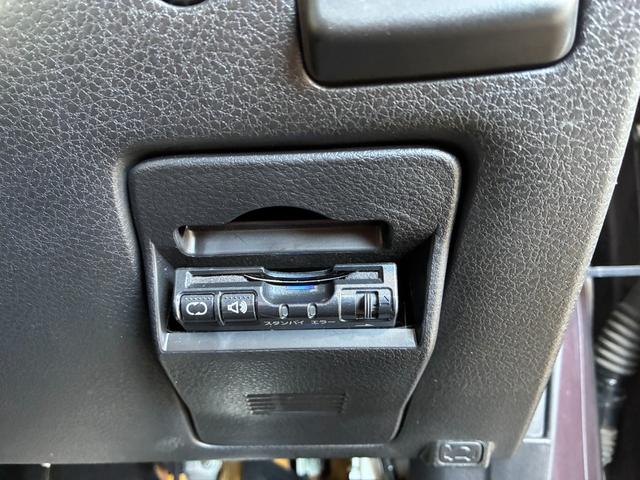 エクシーガ ２．５ｉアイサイト　アルカンターラセレクション　４ＷＤ　ＥＴＣ　バックカメラ　ナビ　オートクルーズコントロール　衝突被害軽減システム　オートライト　ＨＩＤ　スマートキー　アイドリングストップ　電格ミラー　後席モニター　３列シート　ＣＶＴ　レンタＵＰ（6枚目）