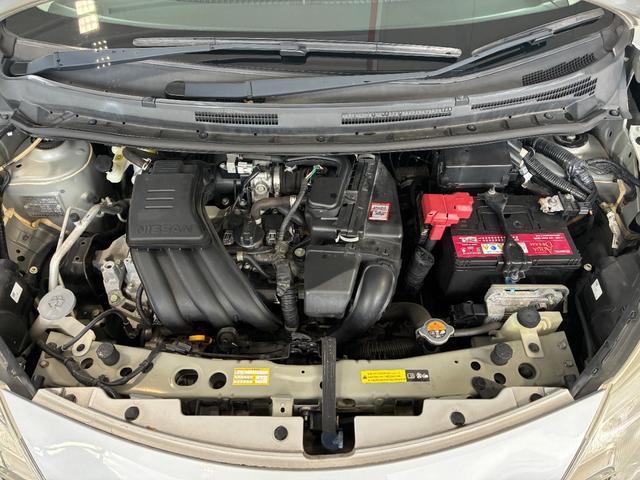 ノート Ｘ　ＥＴＣ　ナビ　スマートキー　アイドリングストップ　電動格納ミラー　ＣＶＴ　盗難防止システム　衝突安全ボディ　ＡＢＳ　ミュージックプレイヤー接続可　エアコン　パワステ　パワーウィンドウ　ＣＤ　レンタＵＰ（26枚目）