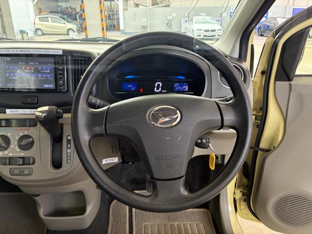 ミライース Ｘ　スマートセレクションＳＡ　ＥＴＣ　ＴＶ　衝突被害軽減システム　キーレスエントリー　アイドリングストップ　電動格納ミラー　ＣＶＴ　盗難防止システム　ＡＢＳ　ＥＳＣ　ＣＤ　ＤＶＤ再生　Ｂｌｕｅｔｏｏｔｈ　アルミホイール　レンタＵＰ（3枚目）