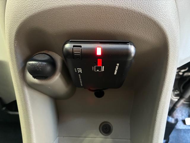 ピクシスエポック Ｌ　ＥＴＣ　キーレスエントリー　アイドリングストップ　ＣＶＴ　盗難防止システム　ＡＢＳ　ＣＤ　ミュージックプレイヤー接続可　衝突安全ボディ　エアコン　パワーステアリング　パワーウィンドウ　レンタＵＰ（5枚目）