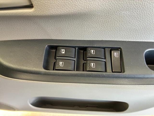 ピクシスエポック Ｌ　ＥＴＣ　キーレスエントリー　アイドリングストップ　ＣＶＴ　盗難防止システム　ＡＢＳ　ＣＤ　ミュージックプレイヤー接続可　衝突安全ボディ　エアコン　パワーステアリング　パワーウィンドウ　レンタＵＰ（11枚目）