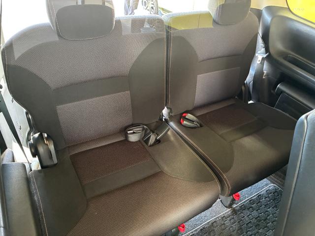 セレナ ハイウェイスター　Ｖセレクション　ＥＴＣ　ナビ　両側電動スライドドア　オートライト　ＨＩＤ　スマートキー　電格ミラー　３列シート　ウォークスルー　ＣＶＴ　アルミホイール　ＤＶＤ再生　盗難防止システム　衝突安全ボディ　ＡＢＳ　レンタＵＰ（28枚目）