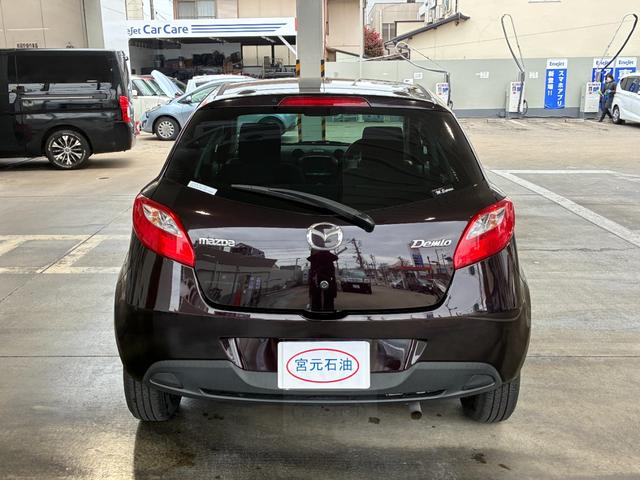 デミオ １３Ｃスマートエディション　ＥＴＣ　バックカメラ　ナビ　ワンセグ　キーレスエントリー　電動格納ミラー　ＡＴ　衝突安全ボディ　ＡＢＳ　ＣＤ　エアコン　パワーステアリング　レンタＵＰ（15枚目）