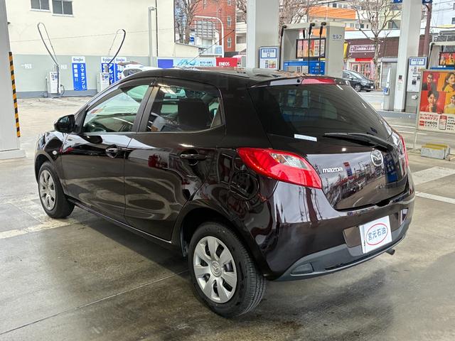 デミオ １３Ｃスマートエディション　ＥＴＣ　バックカメラ　ナビ　ワンセグ　キーレスエントリー　電動格納ミラー　ＡＴ　衝突安全ボディ　ＡＢＳ　ＣＤ　エアコン　パワーステアリング　レンタＵＰ（16枚目）