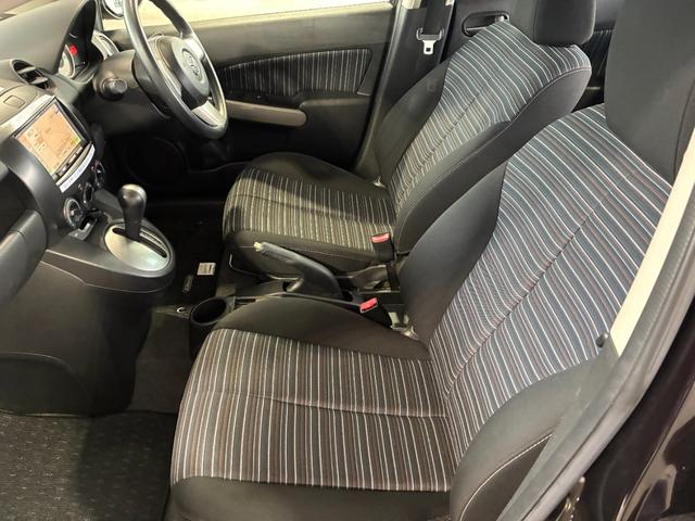 デミオ １３Ｃスマートエディション　ＥＴＣ　バックカメラ　ナビ　ワンセグ　キーレスエントリー　電動格納ミラー　ＡＴ　衝突安全ボディ　ＡＢＳ　ＣＤ　エアコン　パワーステアリング　レンタＵＰ（32枚目）