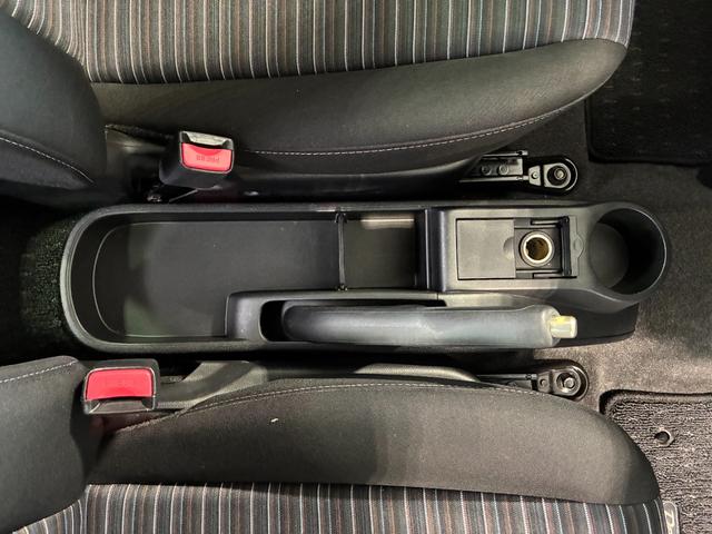 デミオ １３Ｃスマートエディション　ＥＴＣ　バックカメラ　ナビ　ワンセグ　キーレスエントリー　電動格納ミラー　ＡＴ　衝突安全ボディ　ＡＢＳ　ＣＤ　エアコン　パワーステアリング　レンタＵＰ（34枚目）