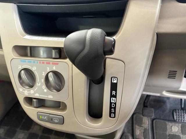 ���i�����ގ��ɕK�����삷�郌�o�[�ł��B����̂��₷�����̂ɂȂ��Ă��܂��B���Ј�x�̊����Ă��������B