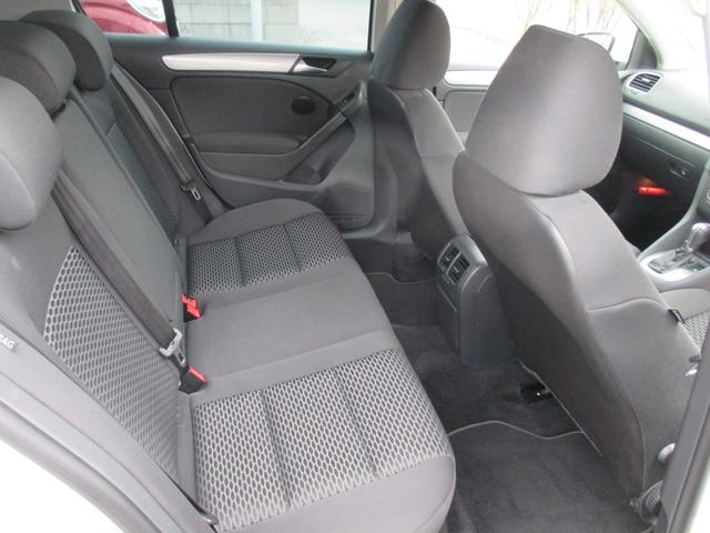 ゴルフ ＴＳＩトレンドラインマイスターＥＤブルーモションテク　アルミホイール　キーレス　社外ナビ　バックカメラ　エアコンパワステ（18枚目）