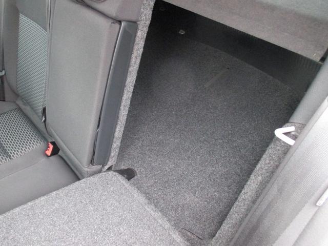 ゴルフ ＴＳＩトレンドラインマイスターＥＤブルーモションテク　アルミホイール　キーレス　社外ナビ　バックカメラ　エアコンパワステ（19枚目）