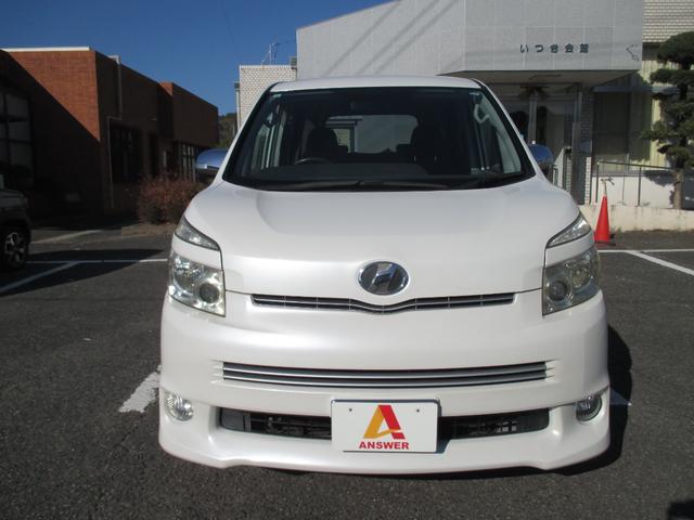 ヴォクシー ＺＳ　煌ＩＩ　ワンオーナー禁煙車　純正ナビ　バックカメラ　カードキ－　プッシュスタ－トボタン　両側パワ－スライドドア　ＨＩＤヘッドライト　アルミホイール　フロントフォグランプ（2枚目）