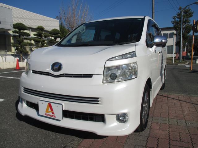 ヴォクシー ＺＳ　煌ＩＩ　ワンオーナー禁煙車　純正ナビ　バックカメラ　カードキ－　プッシュスタ－トボタン　両側パワ－スライドドア　ＨＩＤヘッドライト　アルミホイール　フロントフォグランプ（5枚目）