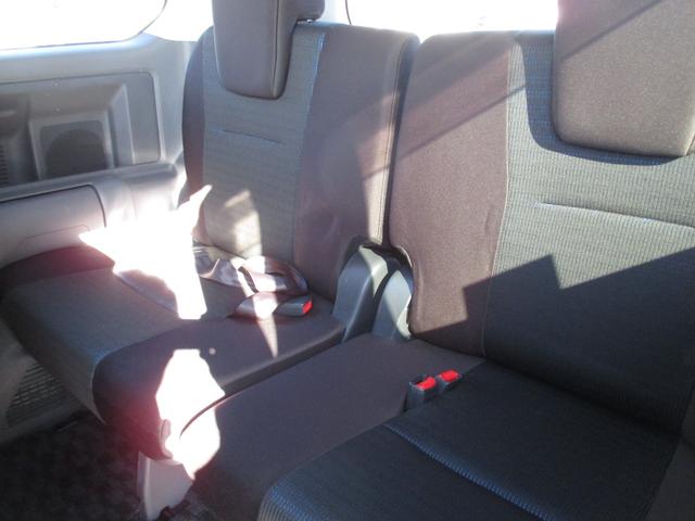 ヴォクシー ＺＳ　煌ＩＩ　ワンオーナー禁煙車　純正ナビ　バックカメラ　カードキ－　プッシュスタ－トボタン　両側パワ－スライドドア　ＨＩＤヘッドライト　アルミホイール　フロントフォグランプ（14枚目）