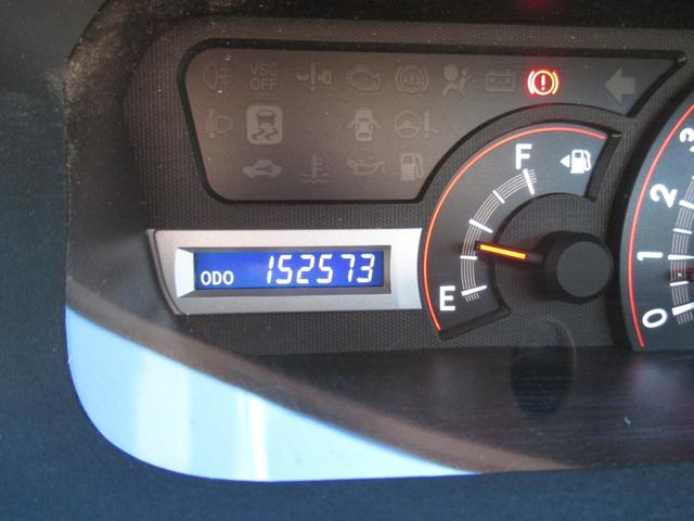 ヴォクシー ＺＳ　煌ＩＩ　ワンオーナー禁煙車　純正ナビ　バックカメラ　カードキ－　プッシュスタ－トボタン　両側パワ－スライドドア　ＨＩＤヘッドライト　アルミホイール　フロントフォグランプ（16枚目）