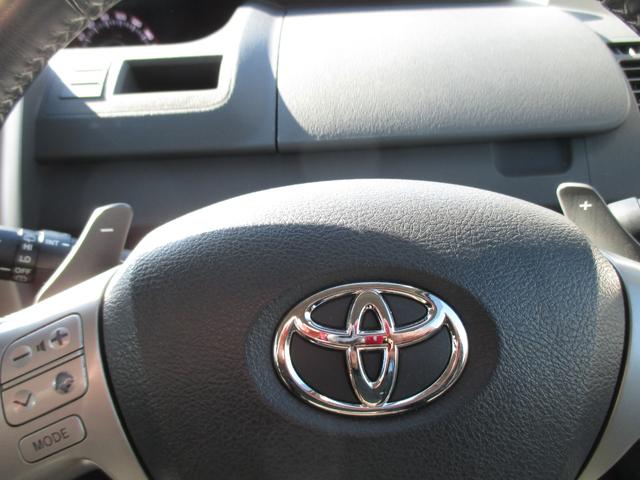 ヴォクシー ＺＳ　煌ＩＩ　ワンオーナー禁煙車　純正ナビ　バックカメラ　カードキ－　プッシュスタ－トボタン　両側パワ－スライドドア　ＨＩＤヘッドライト　アルミホイール　フロントフォグランプ（19枚目）