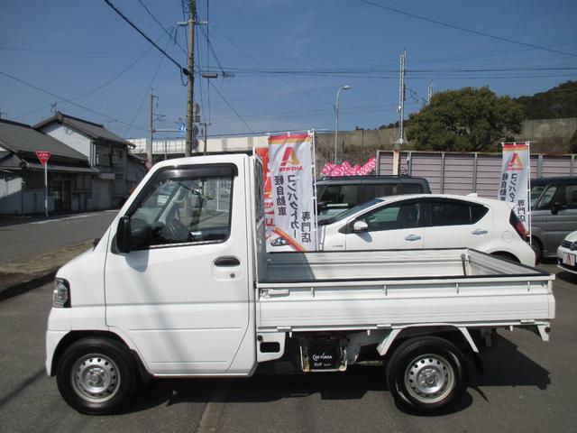 ミニキャブトラック Ｖタイプ　４ＷＤ５速マニュアル　エアコンパワステ　三方開　ＡＭＦＭラジオ　運転席エアバッグ（9枚目）