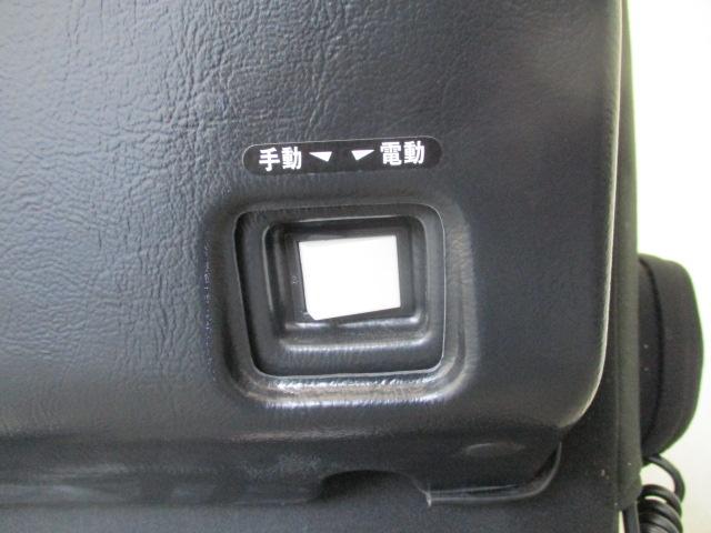 福祉車両・脱着電動自走式シート・3人乗り・禁煙車・純正SDナビ・TVワンセグ・左オートスライドドア・左スライドドアイージークローザー・プッシュスタートスマートキースペア1本・Bカメラ・ETC(27枚目)