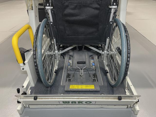 福祉車両・電動リヤリフター・3台積10人乗・走行70千K・禁煙車ワンオーナー・左オートステップ・左スライドドア・PVガラス・キーレス・スペア2本・車イス未使用時健常者9人乗カノウ・福祉装置点検清掃注油(9枚目)