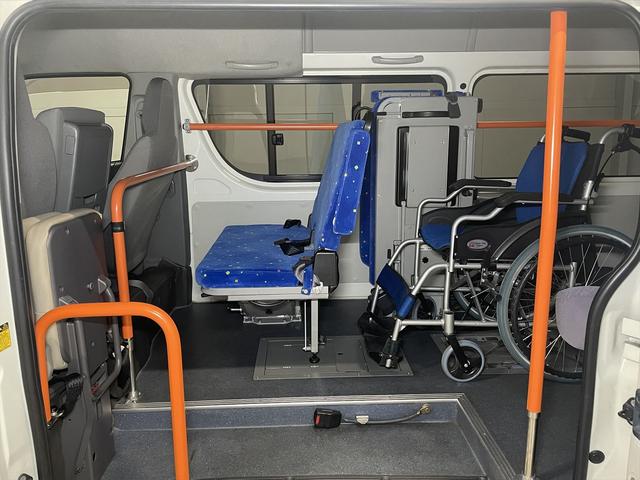 福祉車両・電動リヤリフター・3台積10人乗・走行70千K・禁煙車ワンオーナー・左オートステップ・左スライドドア・PVガラス・キーレス・スペア2本・車イス未使用時健常者9人乗カノウ・福祉装置点検清掃注油(33枚目)