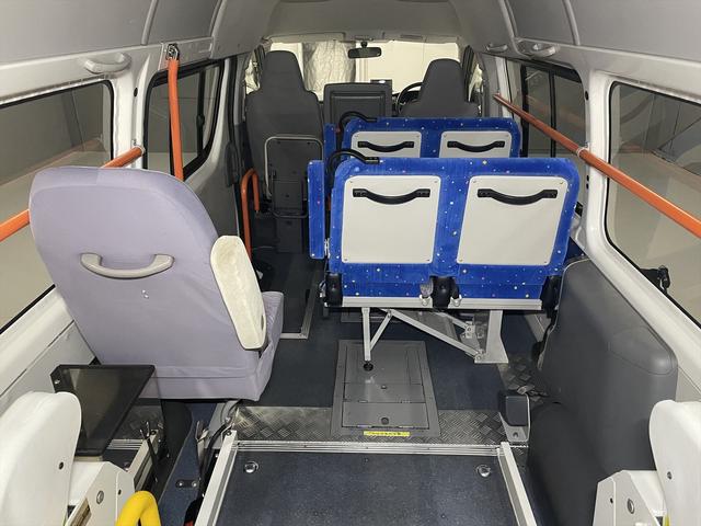 福祉車両・電動リヤリフター・3台積10人乗・走行70千K・禁煙車ワンオーナー・左オートステップ・左スライドドア・PVガラス・キーレス・スペア2本・車イス未使用時健常者9人乗カノウ・福祉装置点検清掃注油(50枚目)