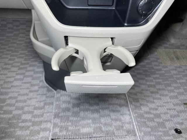 ノア 　福祉車両・サイドリフトアップ脱着シート電動式・７人乗・４ＷＤ・走行５９千Ｋ・ＥＴＣ・脱着シート電動車イスタイプ・折り畳み車イス固定ベルト・左側電動スライドドア・キーレス・純正ＨＩＤ（40枚目）