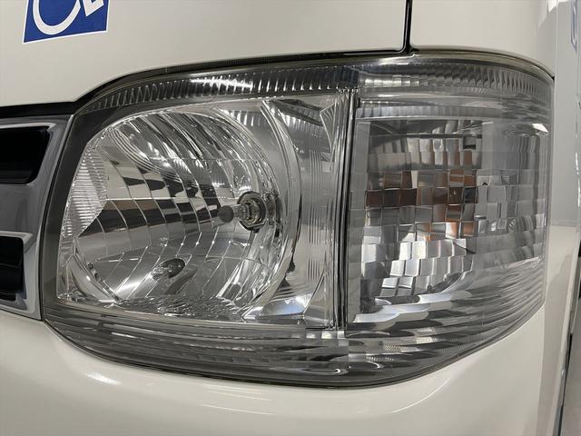 ハイエースバン 　福祉車両・患者ゆそう・民間救急仕様・車椅子乗車不可・９人乗・走行４６千Ｋ・ストレッチャー付・ナビ・ＴＶ・Ｂカメラ・ＥＴＣ・ワンオーナー・点滴フック・酸素ボンベ固定具・消化器・左ＳＤイージークローザー付（43枚目）