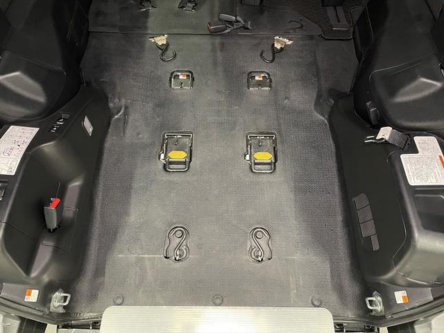 ヴォクシー 福祉車両・手動スロープ・2台積・7人乗・走行41千K・タイプ1・ナビ・TV・Bカメラ・左電動スライドドア・ドラレコ・ニールダウン・前後車椅子後退防止ベルト・電動車イス固定装置・左右SD昇降ぐち手すり付(15枚目)