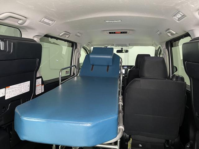 ヴォクシー 福祉車両・手動スロープ・2台積・7人乗・走行41千K・タイプ1・ナビ・TV・Bカメラ・左電動スライドドア・ドラレコ・ニールダウン・前後車椅子後退防止ベルト・電動車イス固定装置・左右SD昇降ぐち手すり付(28枚目)