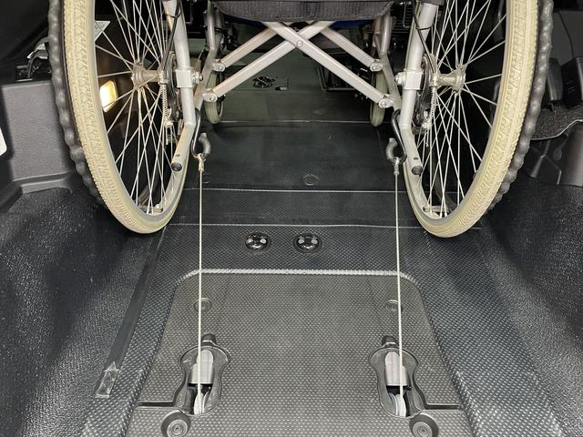 シエンタ 　１．５Ｘ　福祉車両・手動スロープ・１台積・４人乗・走行５８千Ｋ・タイプ２・ストレッチャー乗車カノウ・１．５列目仕様・リクライニングバギータイプ車椅子乗車カノウ・トヨタセーフティセンス・左電動ＳＤ（21枚目）