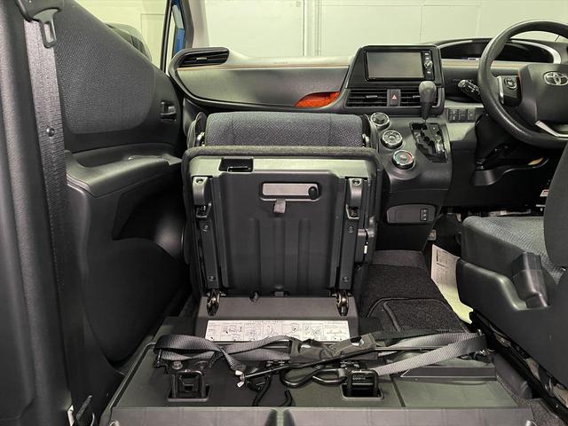 シエンタ 　１．５Ｘ　福祉車両・手動スロープ・１台積・４人乗・走行５８千Ｋ・タイプ２・ストレッチャー乗車カノウ・１．５列目仕様・リクライニングバギータイプ車椅子乗車カノウ・トヨタセーフティセンス・左電動ＳＤ（28枚目）