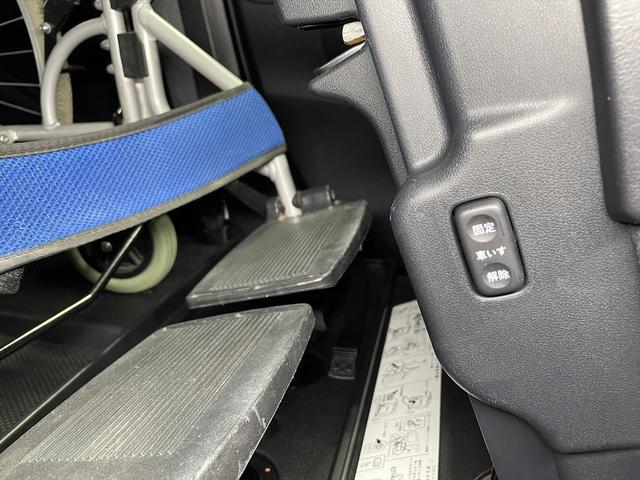 シエンタ 　１．５Ｘ　福祉車両・手動スロープ・１台積・４人乗・走行５８千Ｋ・タイプ２・ストレッチャー乗車カノウ・１．５列目仕様・リクライニングバギータイプ車椅子乗車カノウ・トヨタセーフティセンス・左電動ＳＤ（34枚目）