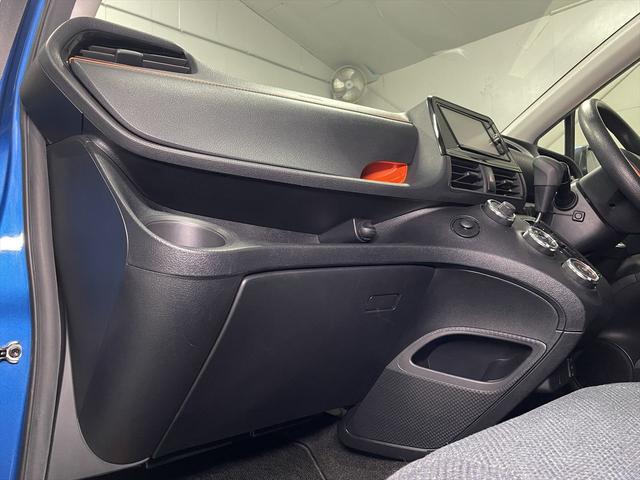 シエンタ 　１．５Ｘ　福祉車両・手動スロープ・１台積・４人乗・走行５８千Ｋ・タイプ２・ストレッチャー乗車カノウ・１．５列目仕様・リクライニングバギータイプ車椅子乗車カノウ・トヨタセーフティセンス・左電動ＳＤ（44枚目）