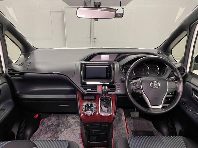 ヴォクシー 　ＺＳ　福祉車両・手動スロープ・１台積・７人乗・走行５１千Ｋ・タイプ１・２列目車椅子乗車・ＴＶ・ナビ・Ｂカメラ・左右電動スライドドア・ニールダウン・電動ウィンチセカンド・無線ウィンチリモコン・ＥＴＣ（33枚目）