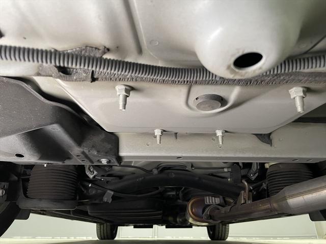 ヴォクシー 　ＺＳ　福祉車両・手動スロープ・１台積・７人乗・走行５１千Ｋ・タイプ１・２列目車椅子乗車・ＴＶ・ナビ・Ｂカメラ・左右電動スライドドア・ニールダウン・電動ウィンチセカンド・無線ウィンチリモコン・ＥＴＣ（43枚目）