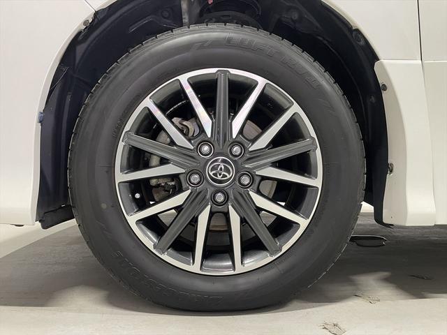 ヴォクシー 　ＺＳ　福祉車両・手動スロープ・１台積・７人乗・走行５１千Ｋ・タイプ１・２列目車椅子乗車・ＴＶ・ナビ・Ｂカメラ・左右電動スライドドア・ニールダウン・電動ウィンチセカンド・無線ウィンチリモコン・ＥＴＣ（46枚目）