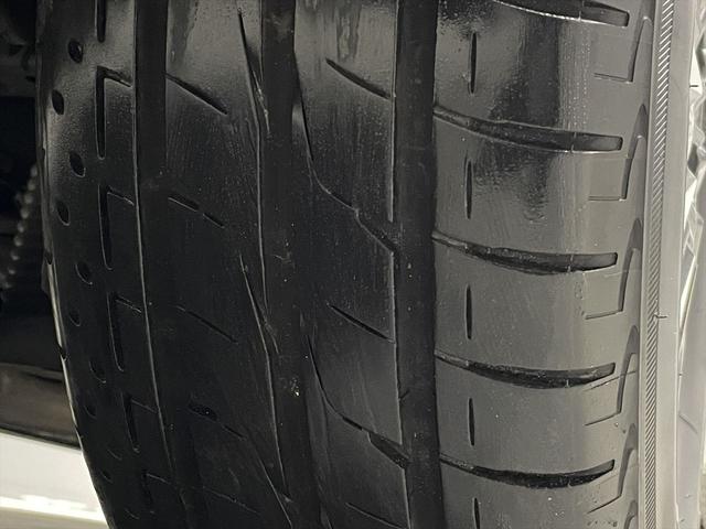 ヴォクシー 　ＺＳ　福祉車両・手動スロープ・１台積・７人乗・走行５１千Ｋ・タイプ１・２列目車椅子乗車・ＴＶ・ナビ・Ｂカメラ・左右電動スライドドア・ニールダウン・電動ウィンチセカンド・無線ウィンチリモコン・ＥＴＣ（52枚目）