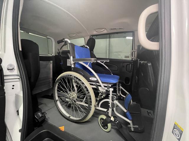 セレナ ハイウェイスター 福祉車両・手動スロープ・1台積・7人乗・S-HV・車イス2列目乗車仕様・リクライニング車イス乗車カノウ・ナビ・TV・インテリキー・プッシュスタート・ニールダウン・電動ウィンチセカンド(19枚目)