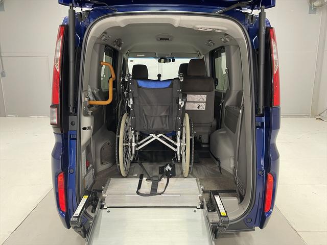 福祉車両の代車も豊富にご用意しています。車椅子のまま乗れる車や、車いす複数対応車もございますので、お気軽にご相談ください。