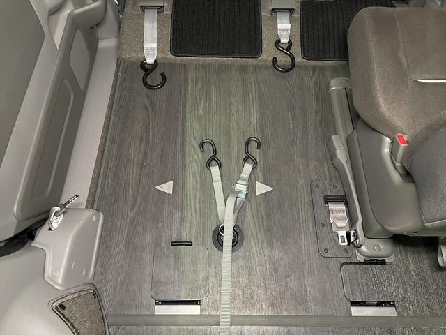 ３段階点検を全車徹底。仕入れ時・購入後・納車前の福祉車両取扱士スペシャリストによる最終点検をクリアした、安心の中古福祉車両を納車いたします。