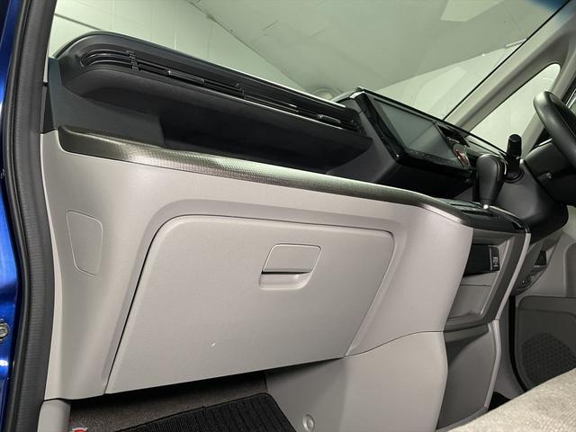 ３段階点検を全車徹底。仕入れ時・購入後・納車前の福祉車両取扱士スペシャリストによる最終点検をクリアした、安心の中古福祉車両を納車いたします。