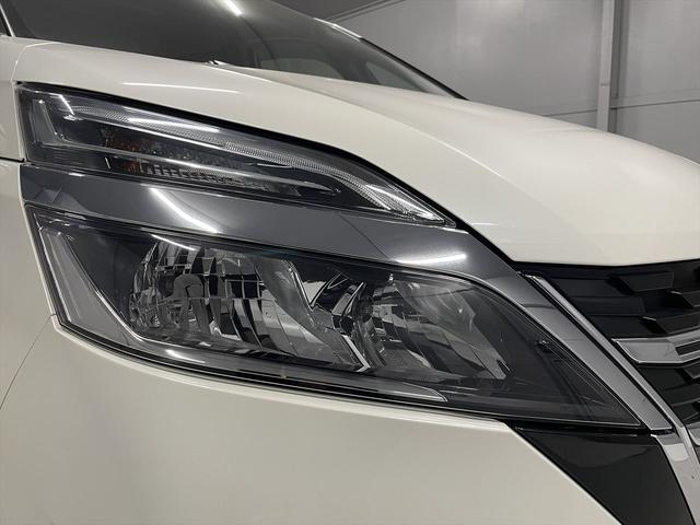 セレナ 　福祉車両・送迎仕様車・８人乗・走行３５千Ｋ・エマージェンシーブレーキシステム・左オートステップ・アシストグリップ・左電動スライドドア・プッシュスタート・インテリジェントキー・純正ＴＶ・ナビ・禁煙車（30枚目）