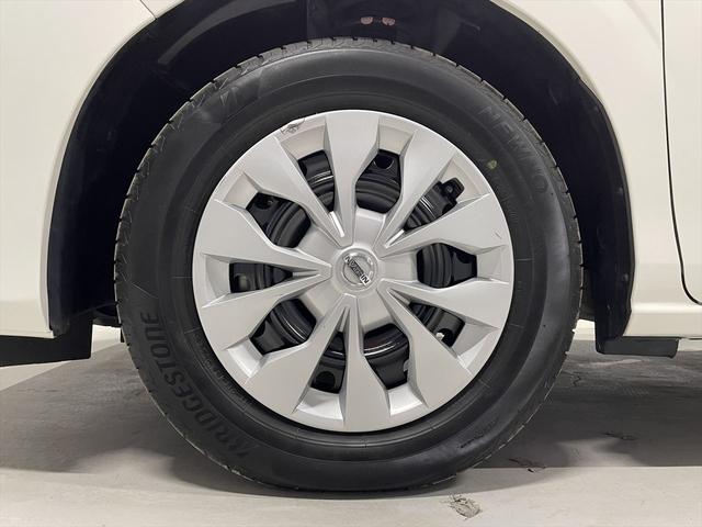 セレナ 　福祉車両・送迎仕様車・８人乗・走行３５千Ｋ・エマージェンシーブレーキシステム・左オートステップ・アシストグリップ・左電動スライドドア・プッシュスタート・インテリジェントキー・純正ＴＶ・ナビ・禁煙車（40枚目）