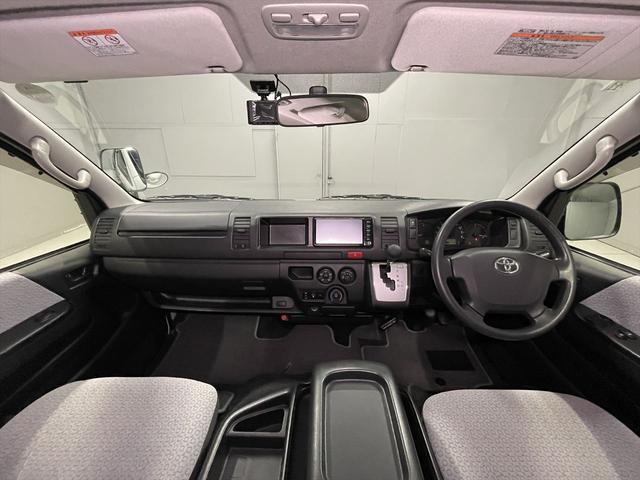 ハイエースコミューター 福祉車両・電動リフター・4台積・9人乗・走行58千K・Dタイプ・ワンオーナー・TV・ナビ・Bモニター・左オートステップ・アシストグリップ・キーレス・電動車イス固定装置4台・セカンドシート折り畳み仕様(37枚目)