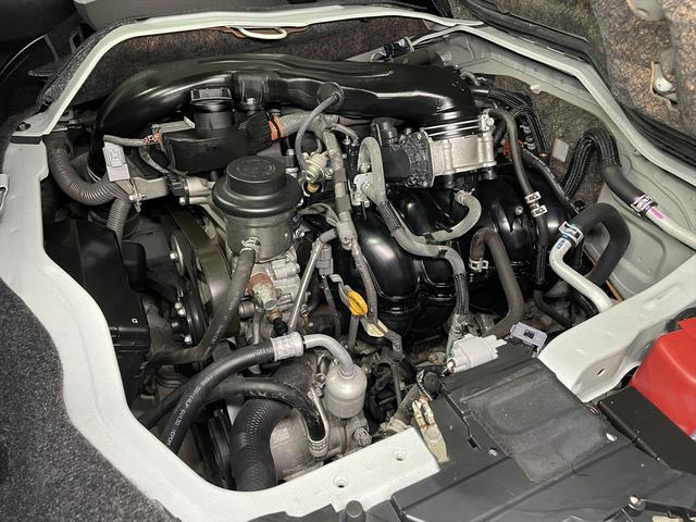 ハイエースコミューター 福祉車両・電動リフター・4台積・9人乗・走行58千K・Dタイプ・ワンオーナー・TV・ナビ・Bモニター・左オートステップ・アシストグリップ・キーレス・電動車イス固定装置4台・セカンドシート折り畳み仕様(44枚目)