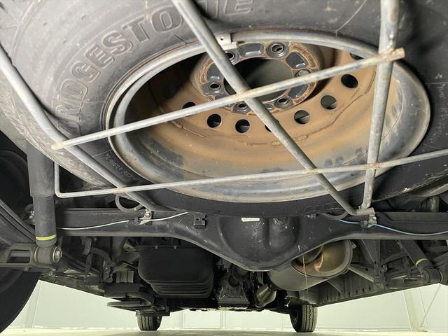 ハイエースコミューター 福祉車両・電動リフター・4台積・9人乗・走行58千K・Dタイプ・ワンオーナー・TV・ナビ・Bモニター・左オートステップ・アシストグリップ・キーレス・電動車イス固定装置4台・セカンドシート折り畳み仕様(48枚目)