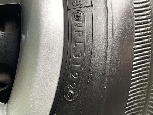 ハイエースコミューター 福祉車両・電動リフター・4台積・9人乗・走行58千K・Dタイプ・ワンオーナー・TV・ナビ・Bモニター・左オートステップ・アシストグリップ・キーレス・電動車イス固定装置4台・セカンドシート折り畳み仕様(52枚目)