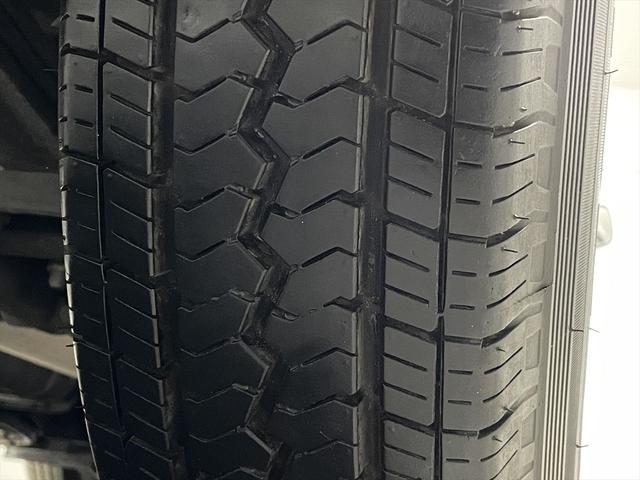 ハイエースコミューター 福祉車両・電動リフター・4台積・9人乗・走行58千K・Dタイプ・ワンオーナー・TV・ナビ・Bモニター・左オートステップ・アシストグリップ・キーレス・電動車イス固定装置4台・セカンドシート折り畳み仕様(57枚目)