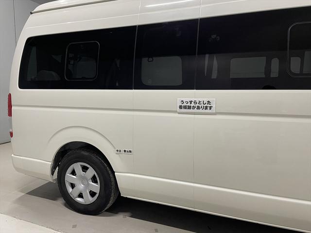 ハイエースコミューター 福祉車両・電動リフター・4台積・9人乗・Dタイプ・ストレッチャー固定バー付・点滴フック付・左オートステップ・アシストグリップ・CDオーディオ・ラッシングベルト・電動車イス固定装置4台・キーレス(66枚目)