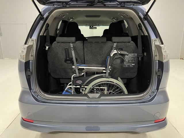 エスティマハイブリッド 　アエラス　福祉車両・後席リフトＵＰシート・７人乗・走行６５千Ｋ・４ＷＤ・ハイブリッド・左右電動スライドドア・ＴＶ・ナビ・Ｂカメラ・純正アルミ・プッシュスタート・スマートキー・パワーシート・リモコン（17枚目）