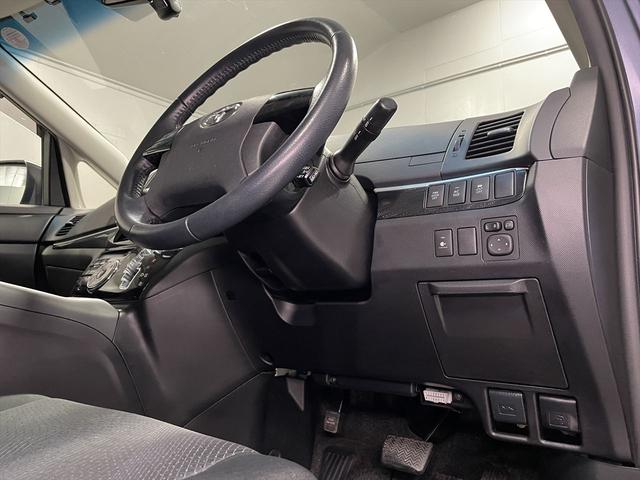 エスティマハイブリッド 　アエラス　福祉車両・後席リフトＵＰシート・７人乗・走行６５千Ｋ・４ＷＤ・ハイブリッド・左右電動スライドドア・ＴＶ・ナビ・Ｂカメラ・純正アルミ・プッシュスタート・スマートキー・パワーシート・リモコン（33枚目）