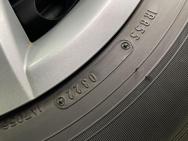 レジアスエースバン 　福祉車両・電動リフター・２台積・１０人乗・走行６０千Ｋ・Ｂタイプ・ストレッチャー固定バー・点滴フック・左オートステップ・アシストグリップ・ラジオ・電動車イス固定装置２台・車椅子収納スペース（61枚目）